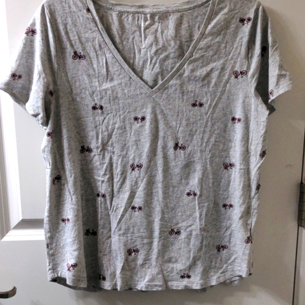 L V-Neck T-Shirt Short Sleeve Old Navy Twee Hipster Bicycle Pattern Everyday Tee